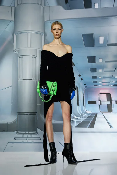 Look 49